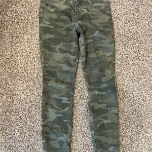 Gap camo true skinny jeans